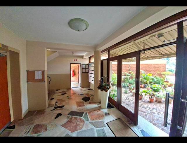 2 BEDROOM APARTMENT FOR SALE IN GLENWOOD